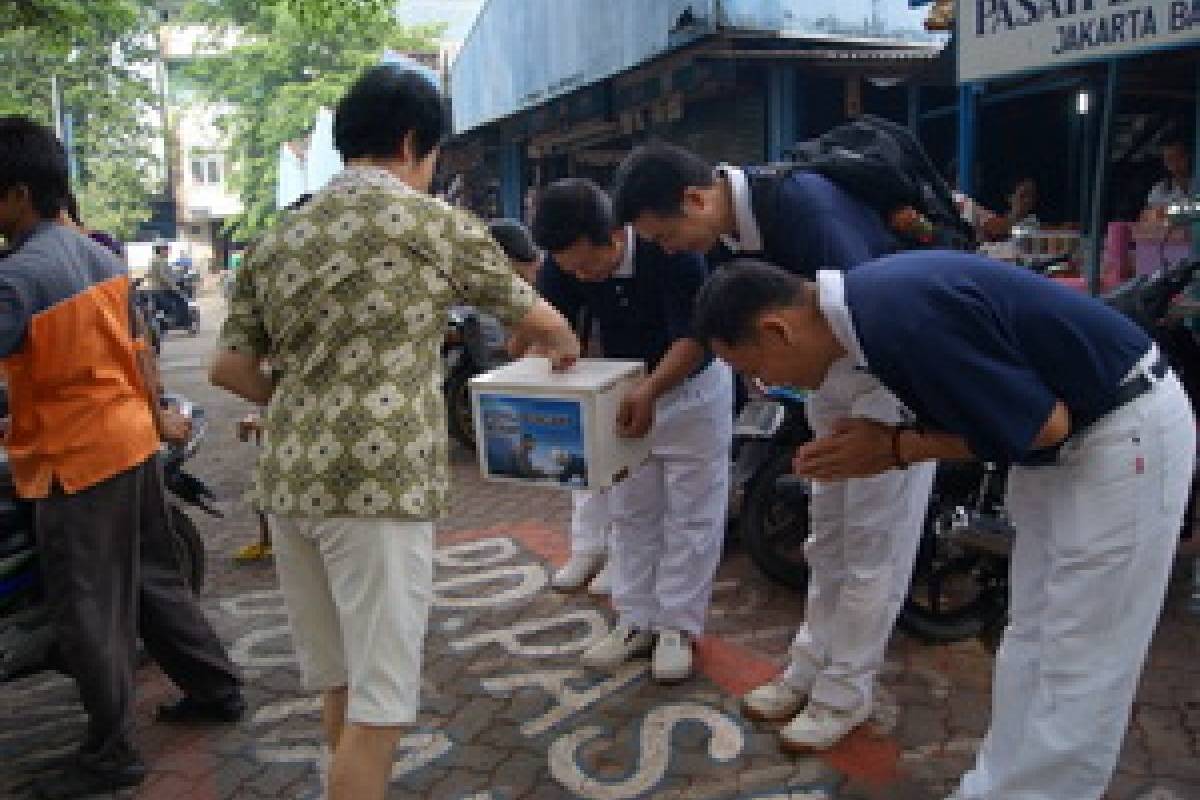 Peduli Merapi : Galang Hati di Pasar Duta Mas