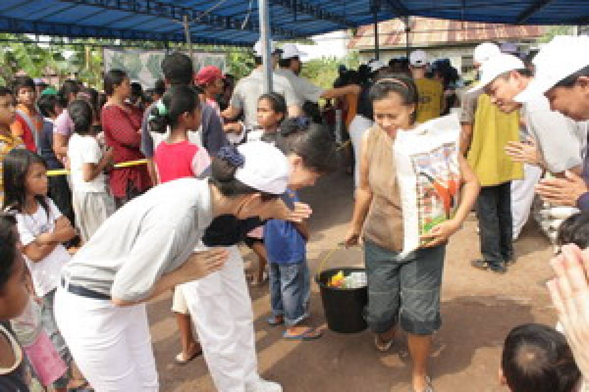 Cinta Kasih Tzu Chi di Bulan Suci