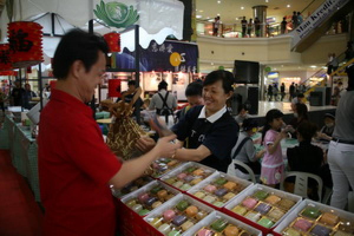 Bazar Di Festival Kue Bulan