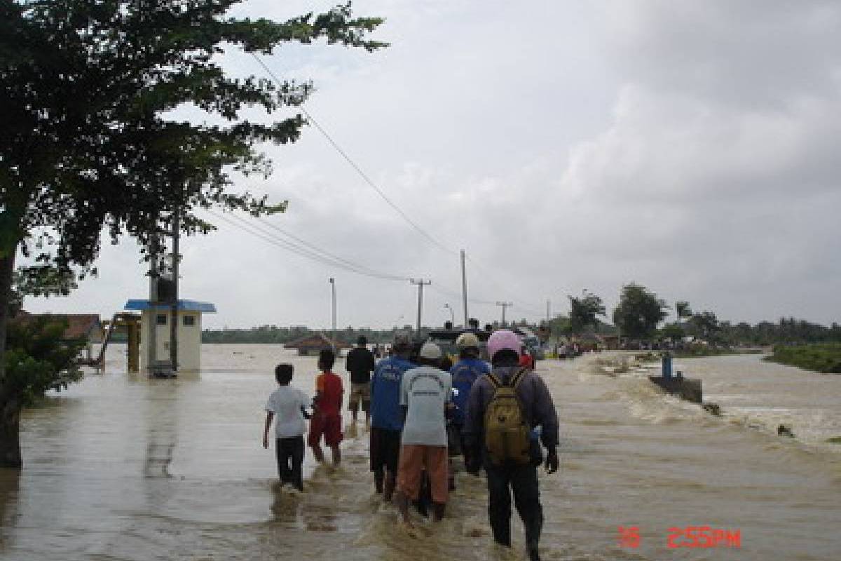 Uluran Kasih untuk Korban Banjir Karawang