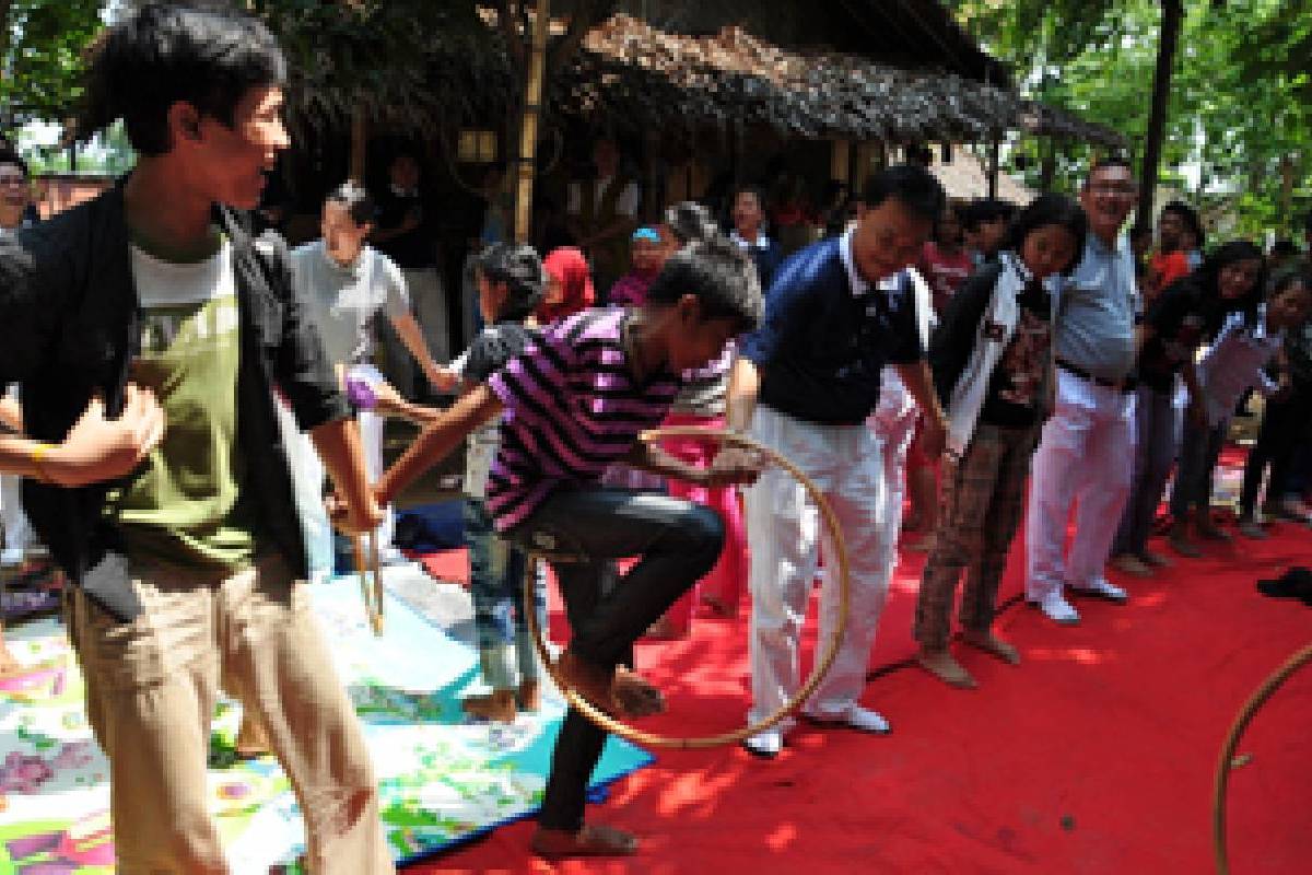 Memancarkan Kehangatan Cinta Kasih