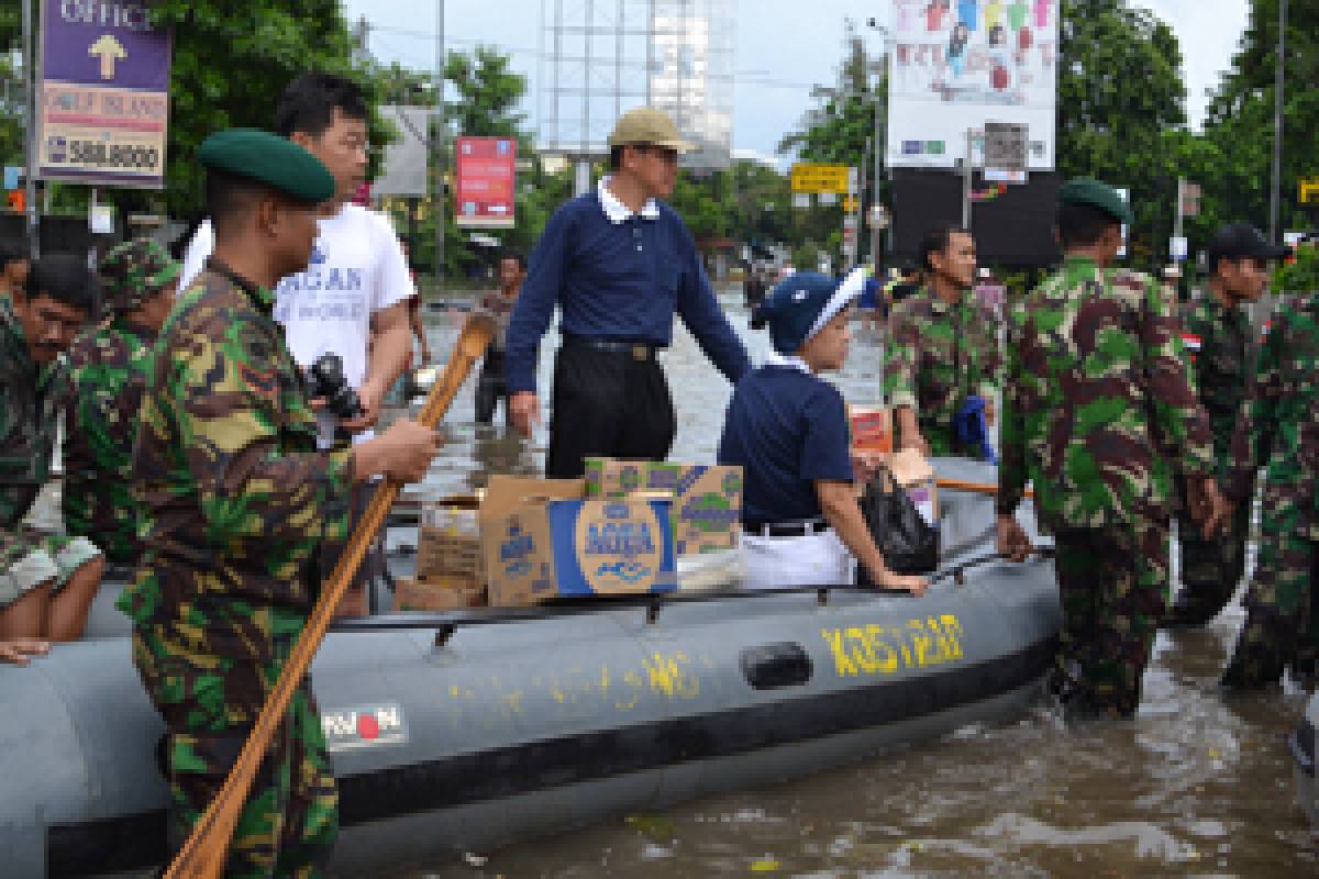 Banjir Jakarta: Mendampingi Korban Banjir Muara Baru