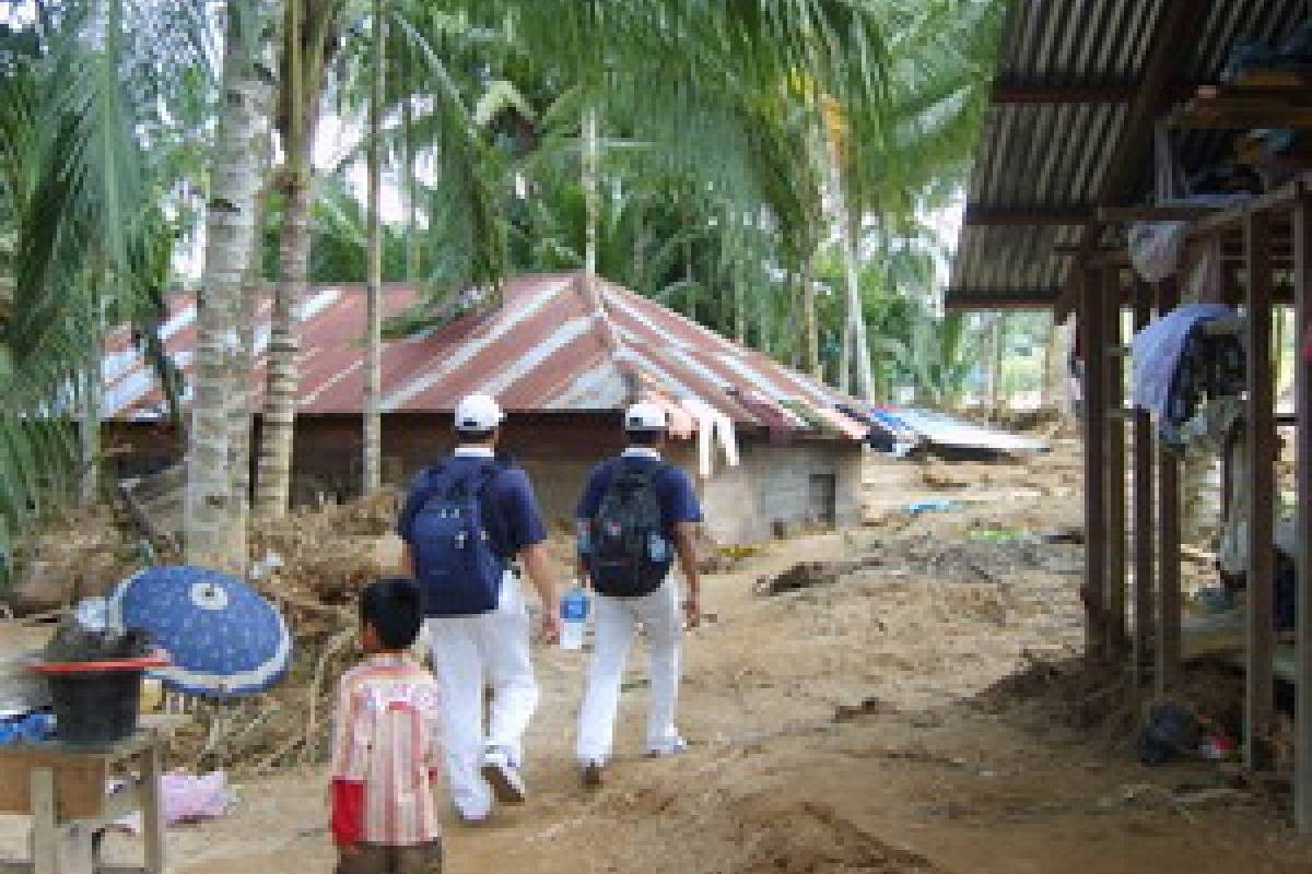 Uluran Tangan Seusai Banjir