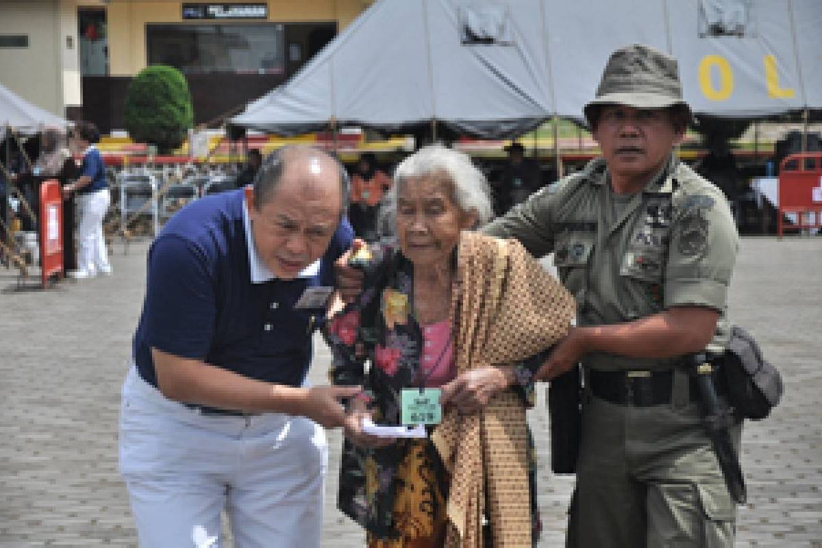 Baksos Tzu Chi di Hari Sumpah Pemuda