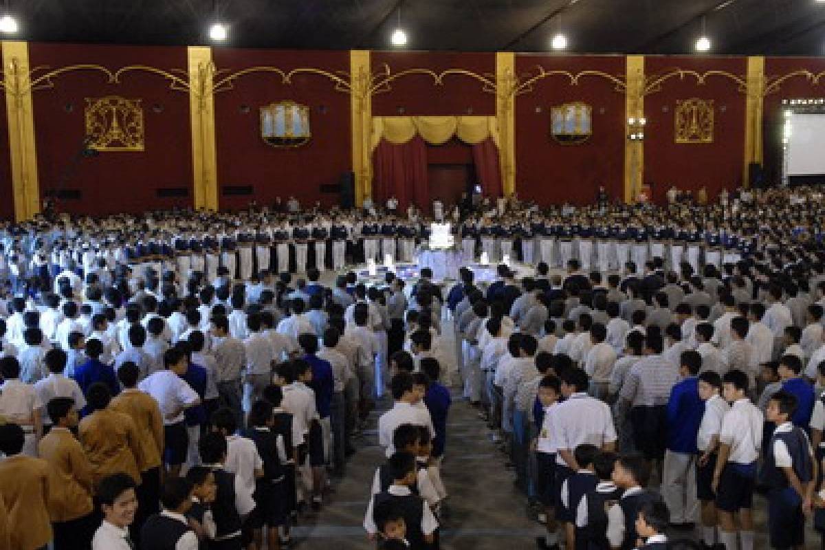 Membalas Budi Baik Buddha, Orangtua, dan Semua Makhluk