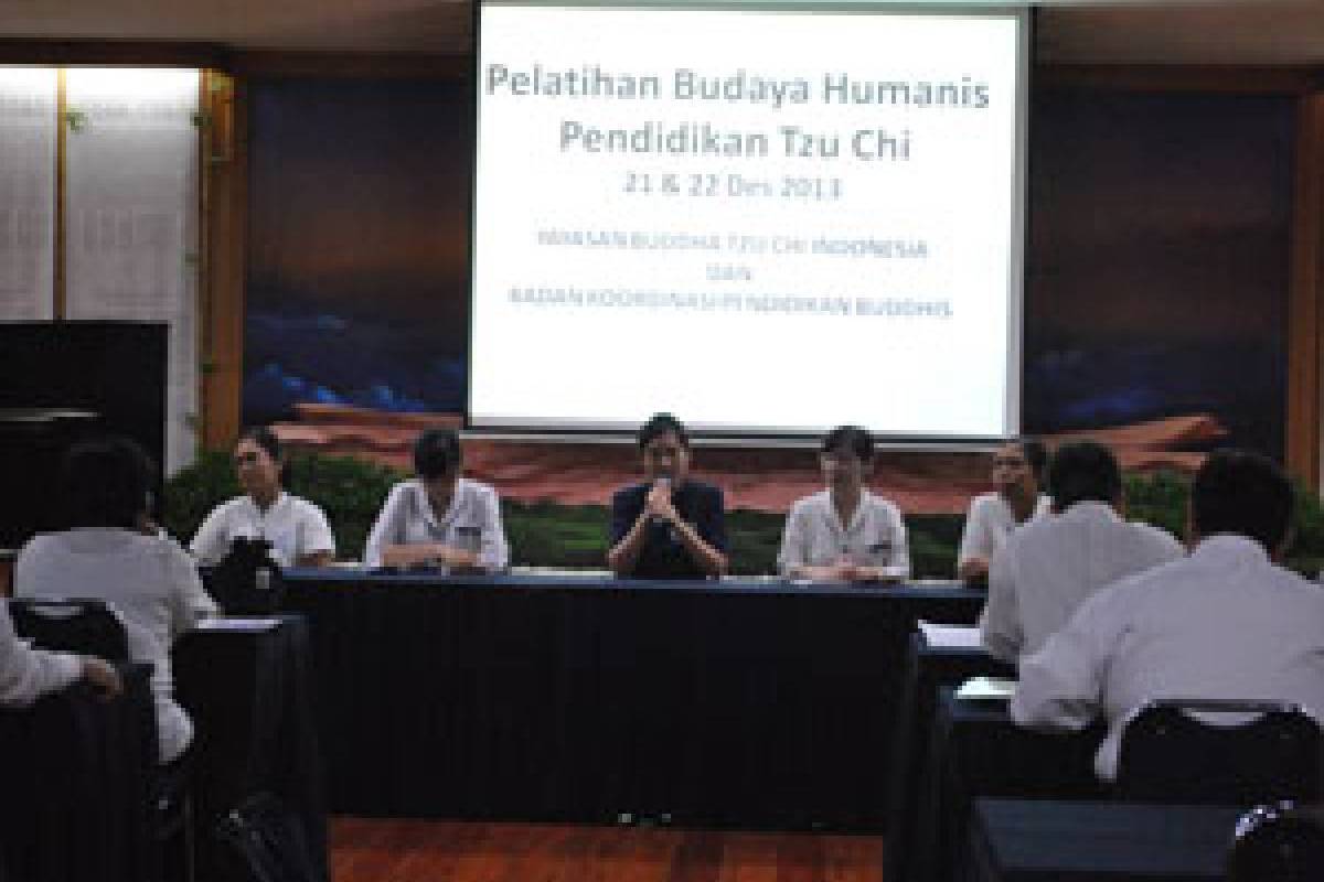 Menularkan Budaya Humanis