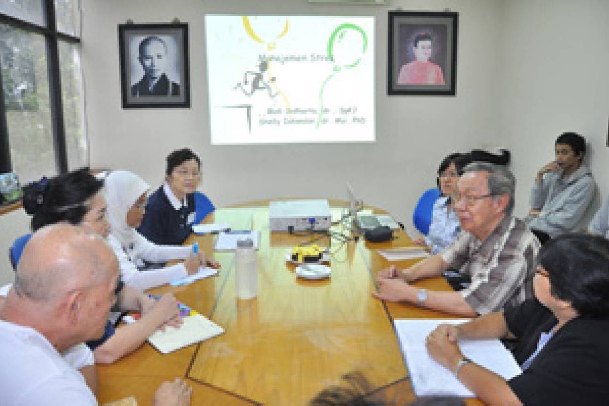 Pembinaan TIMA Bandung Kepada Relawan Tzu Chi mengenai “Manajemen Stres”