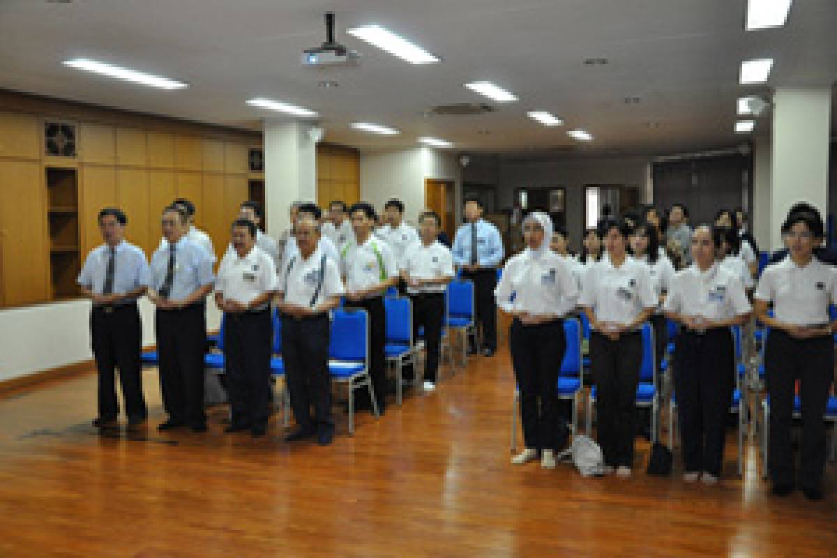 Menguatkan Barisan Tim Medis