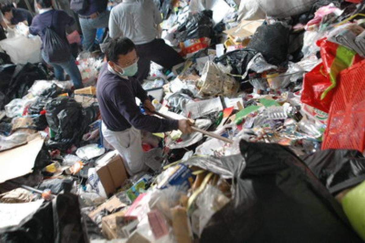 Mengurangi Tumpukan Sampah 