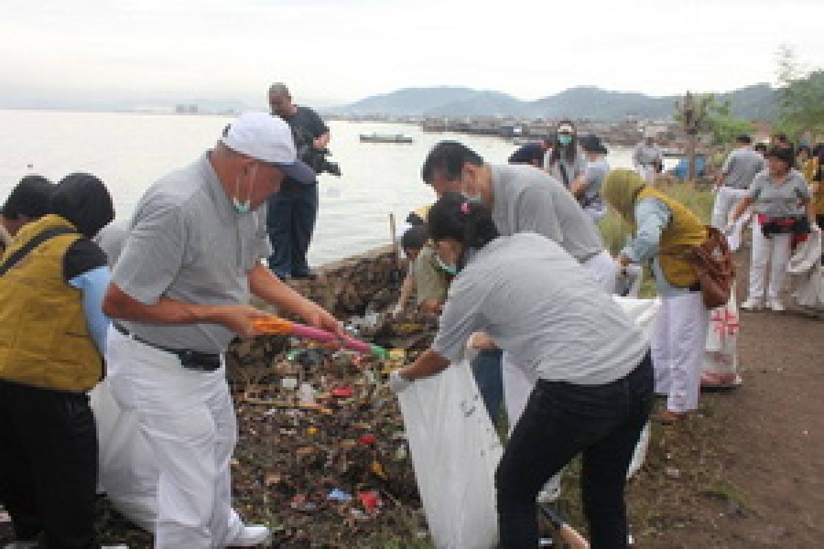 Bersih-bersih Pelabuhan Srengsem