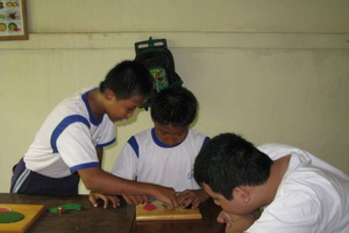 Rahmad dan Syarif Telah Bersekolah