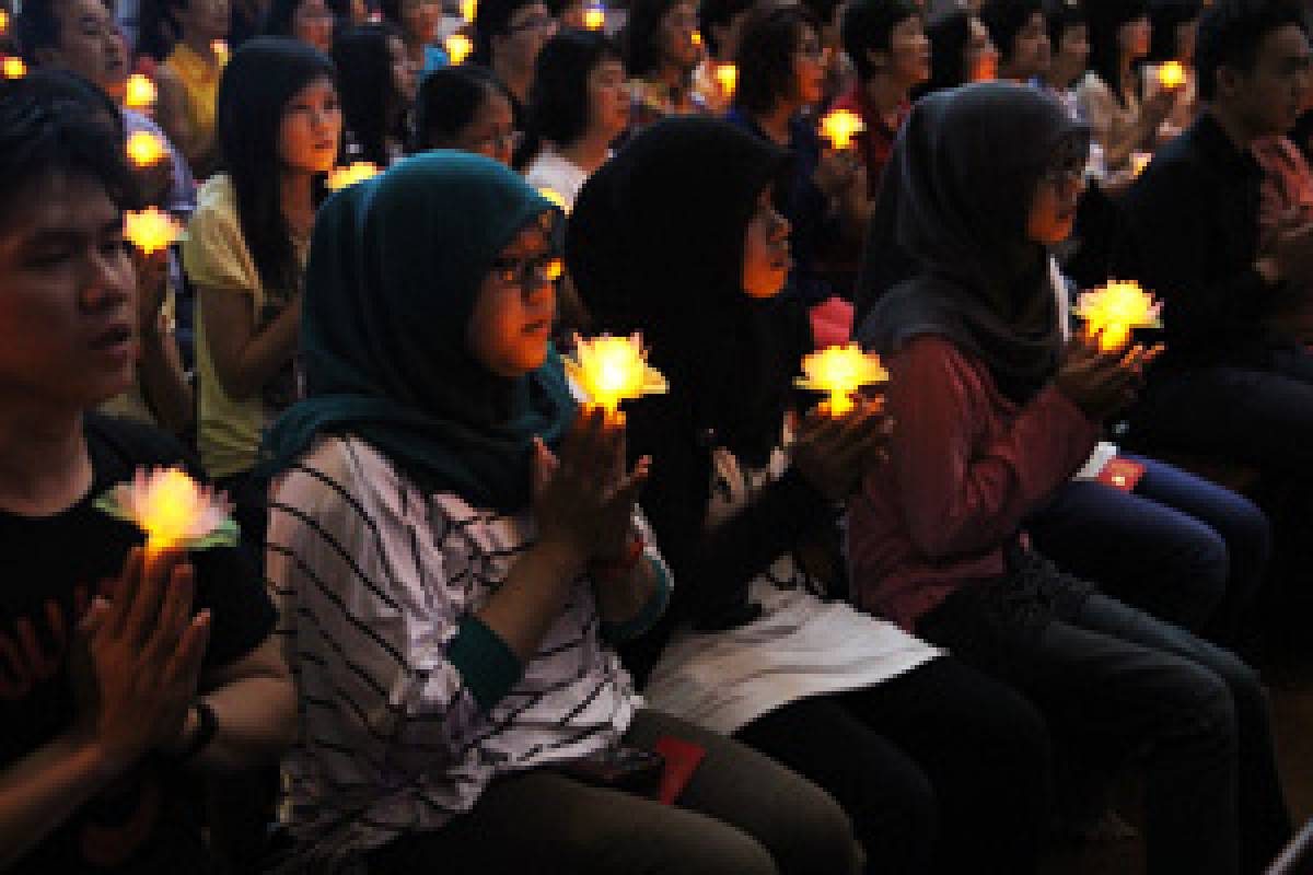 Pemberkahan Akhir Tahun : Nyalakan Pelita Hatimu